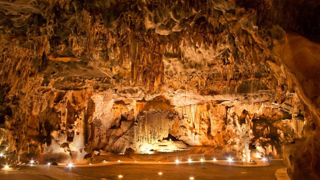 Img_South Africa with Victoria Falls & Kruger National Park_Cango Cavea